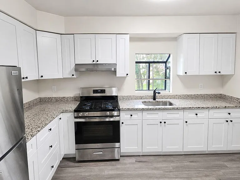 21 Atkins Ave #A — Photo 3