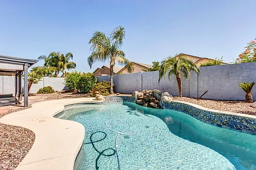 1113 E Betsy Ln Photo 1