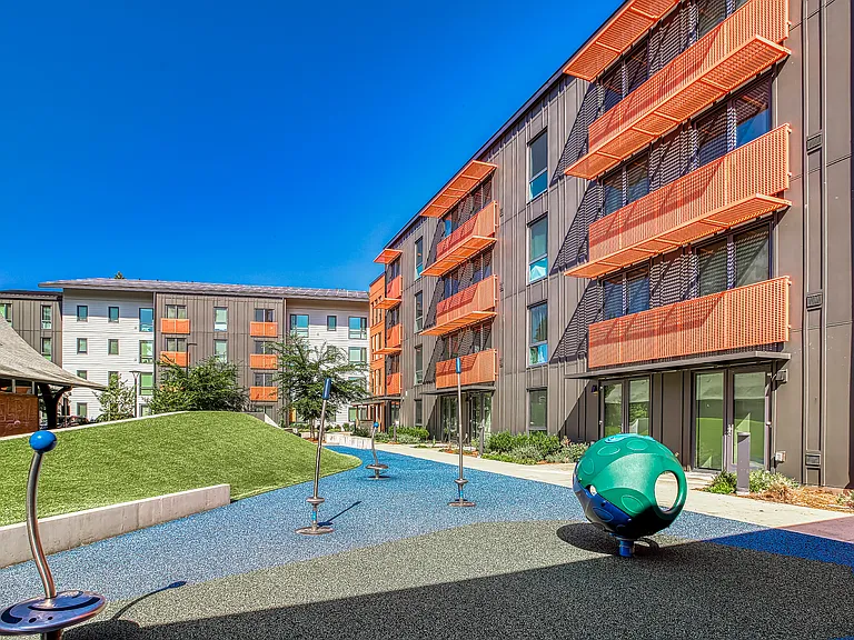 Wynne Watts Commons — Photo 20