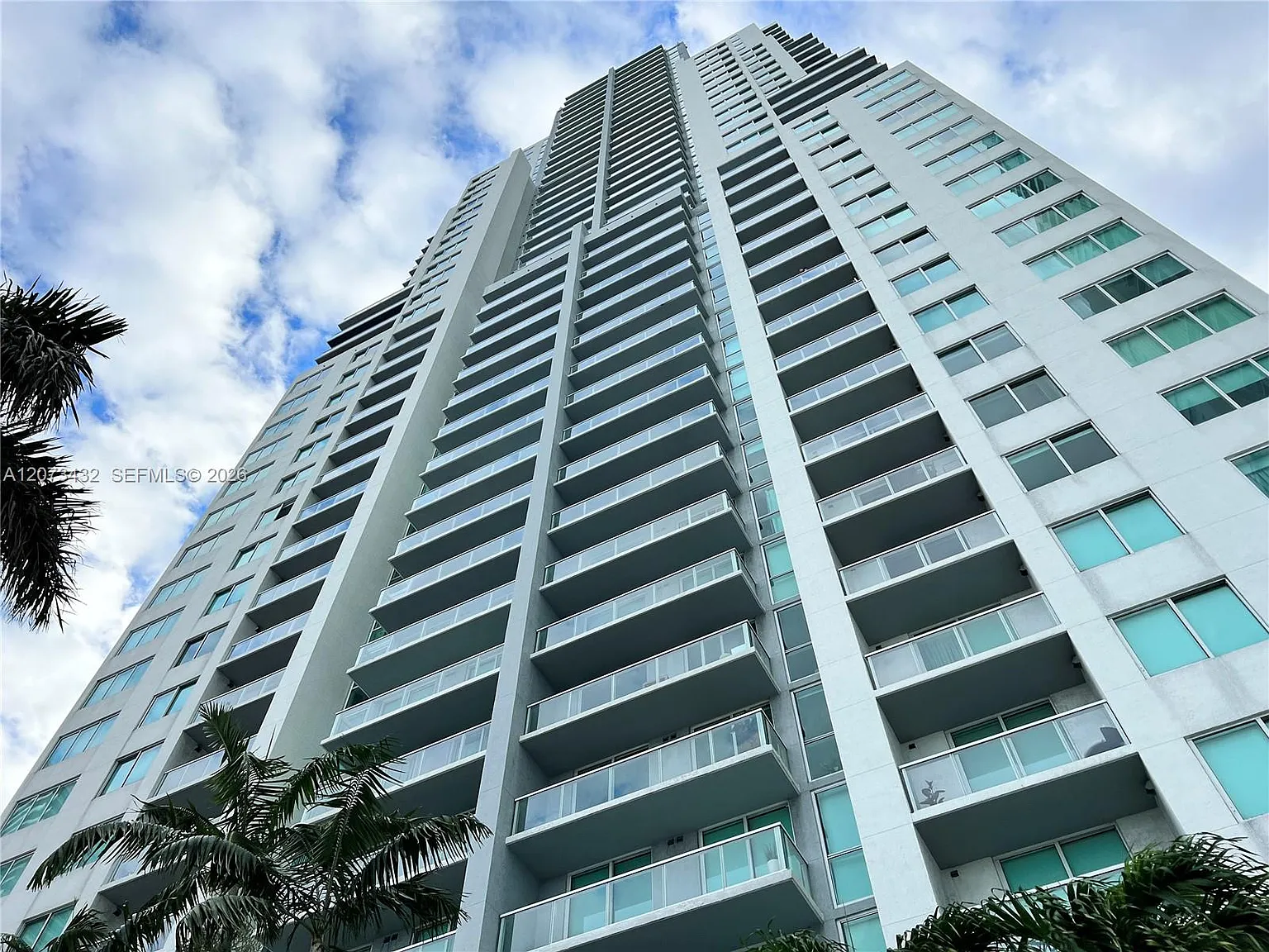 Vizcayne South Condo — Photo 1