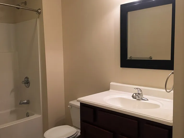 Tenth & College Horizons Apartments — Photo 59