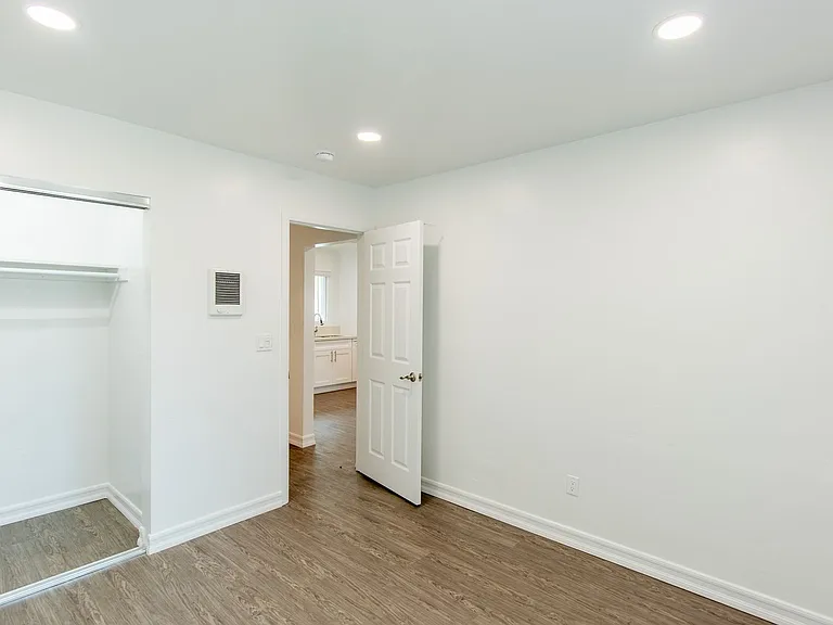 462 Davidson St — Photo 7