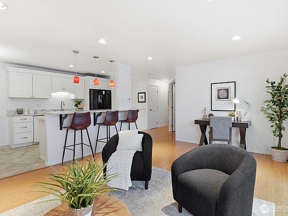 5th image of 5021 Ripley Lane N #101