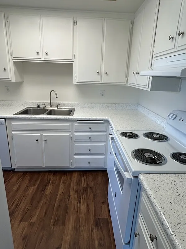 2 bed, 1163 sqft, $2,595 — Photo 3