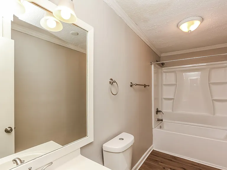 822963_029_bathroom_13468006.jpg