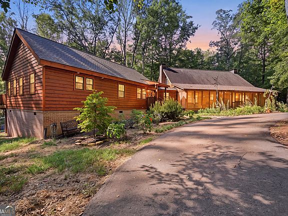 2nd image of 282 Jarrett Manor Est
