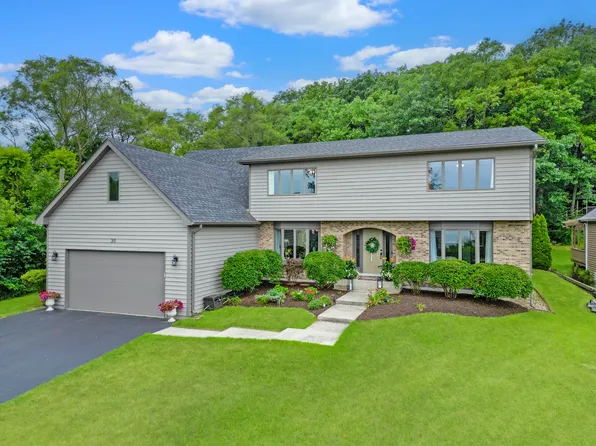 30 N Holly Ave, Fox Lake, IL 60020
