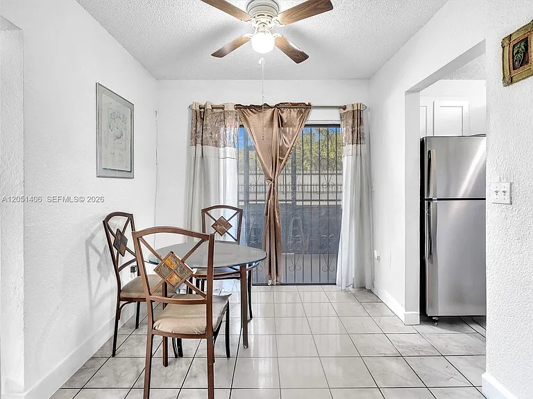 13500 NE 3rd Ct #121 — Photo 5