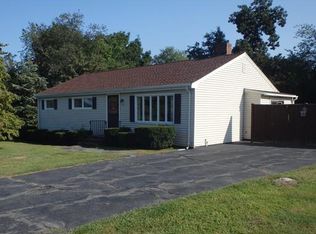 8 Keans Rd, Burlington, MA 01803