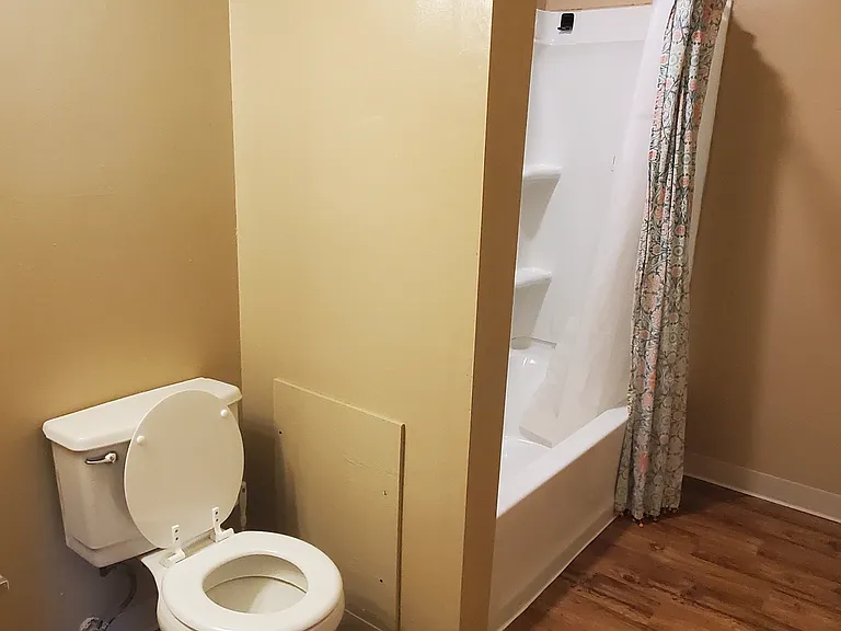 1310 E North St #28 — Photo 4