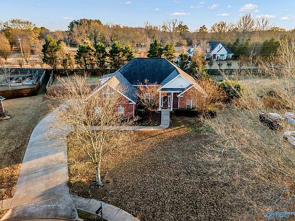 5th image of 326 Weatherford Dr NW