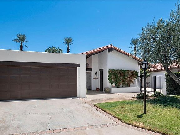 3rd image of 49614 Avila Dr
