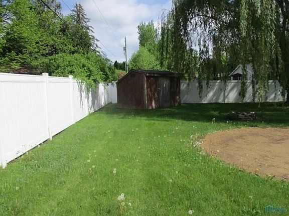 5th image of 1614 Greenfield Dr