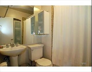 4th image of 1031 N Paulina St APT 2R