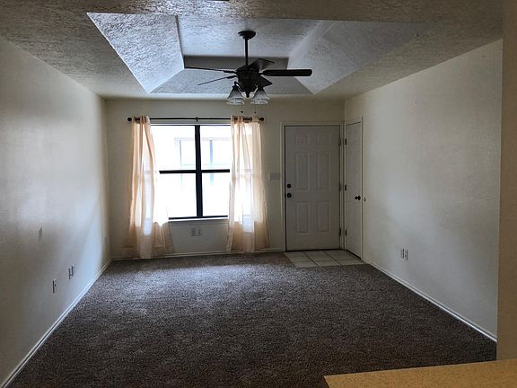 2nd image of 704 W 17th Ln APT 1