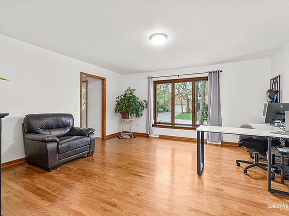 4th image of 3104 Whispering Oaks Ln