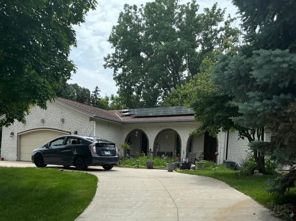 5925 Oakview Ln N, Plymouth, MN 55442