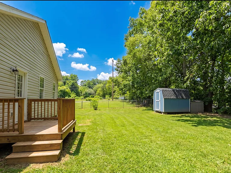 562 N Bayard Ave — Photo 45