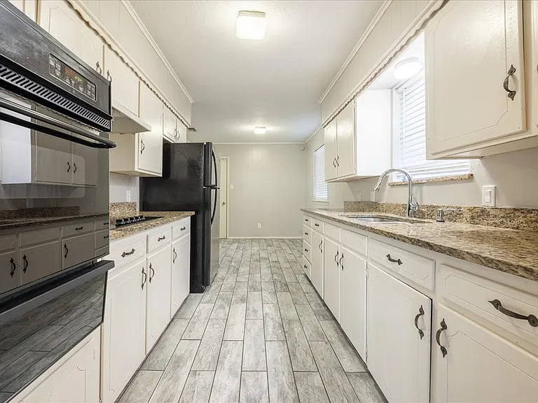 1313 E Sherman Dr — Photo 14