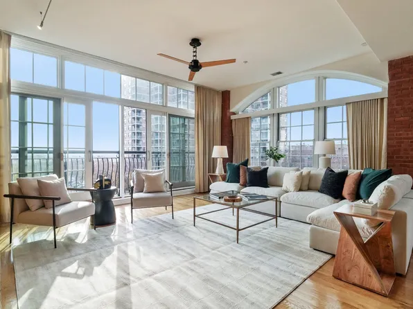 174 Washington Street image 6 of 33