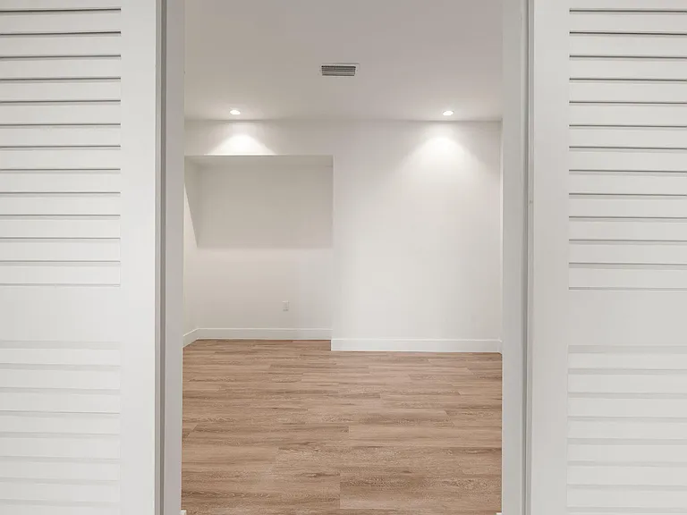 41 SW Seminole St #204 — Photo 13
