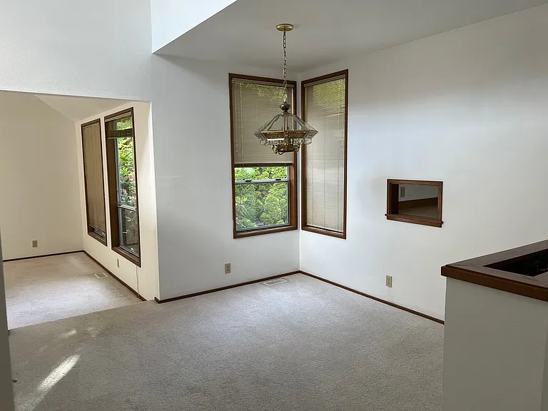 12818 133rd Pl NE — Photo 2