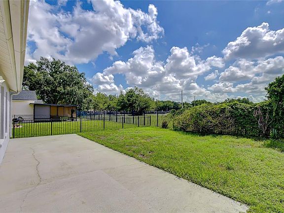 3rd image of 6010 Skylarkcrest Dr