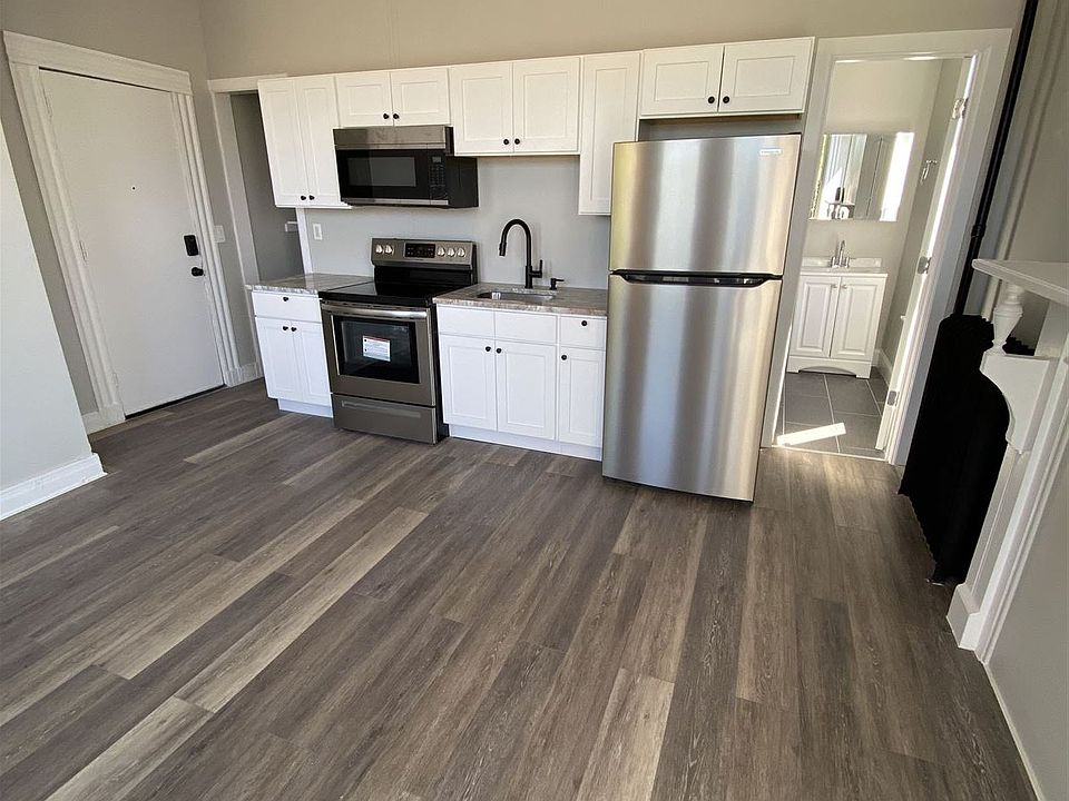 460 Main - Unit 6 - Available!