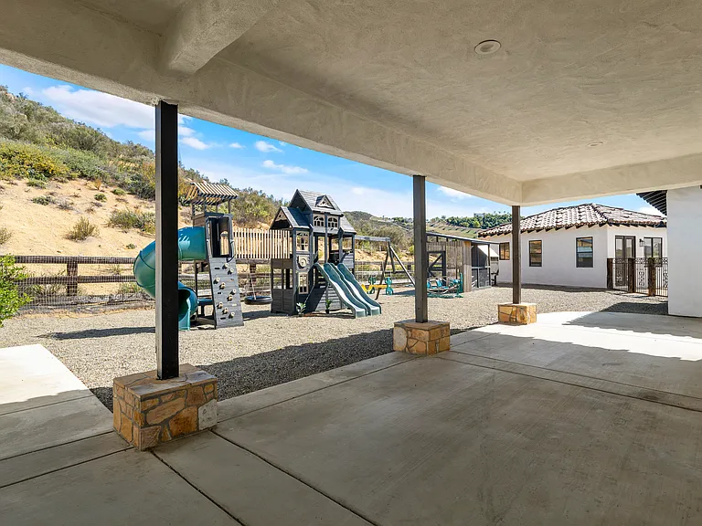 37700 Calle De Lobo — Photo 9