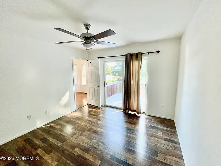 220 Middie Ln — Photo 21