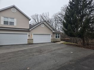 927 Treeline Ct, Lockport, IL 60441