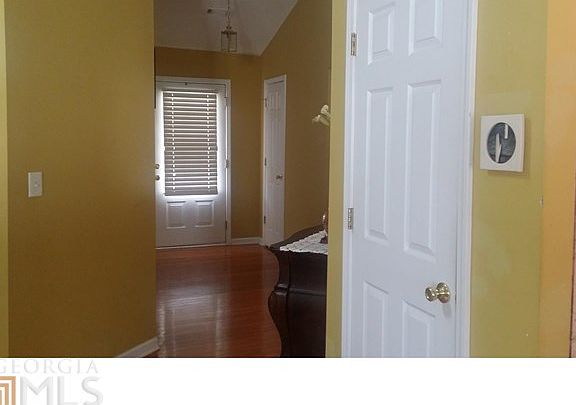 3rd image of 427 Fairlawn Dr