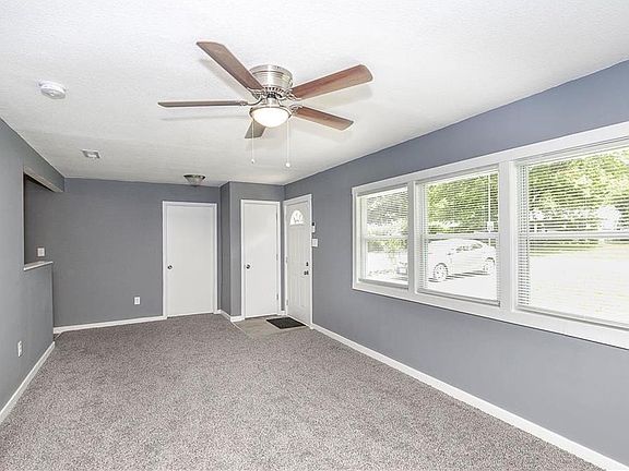 2nd image of 10746 Cambridge Ave