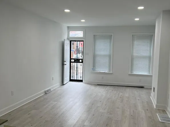 4677 Mulberry St, Philadelphia, PA 19124