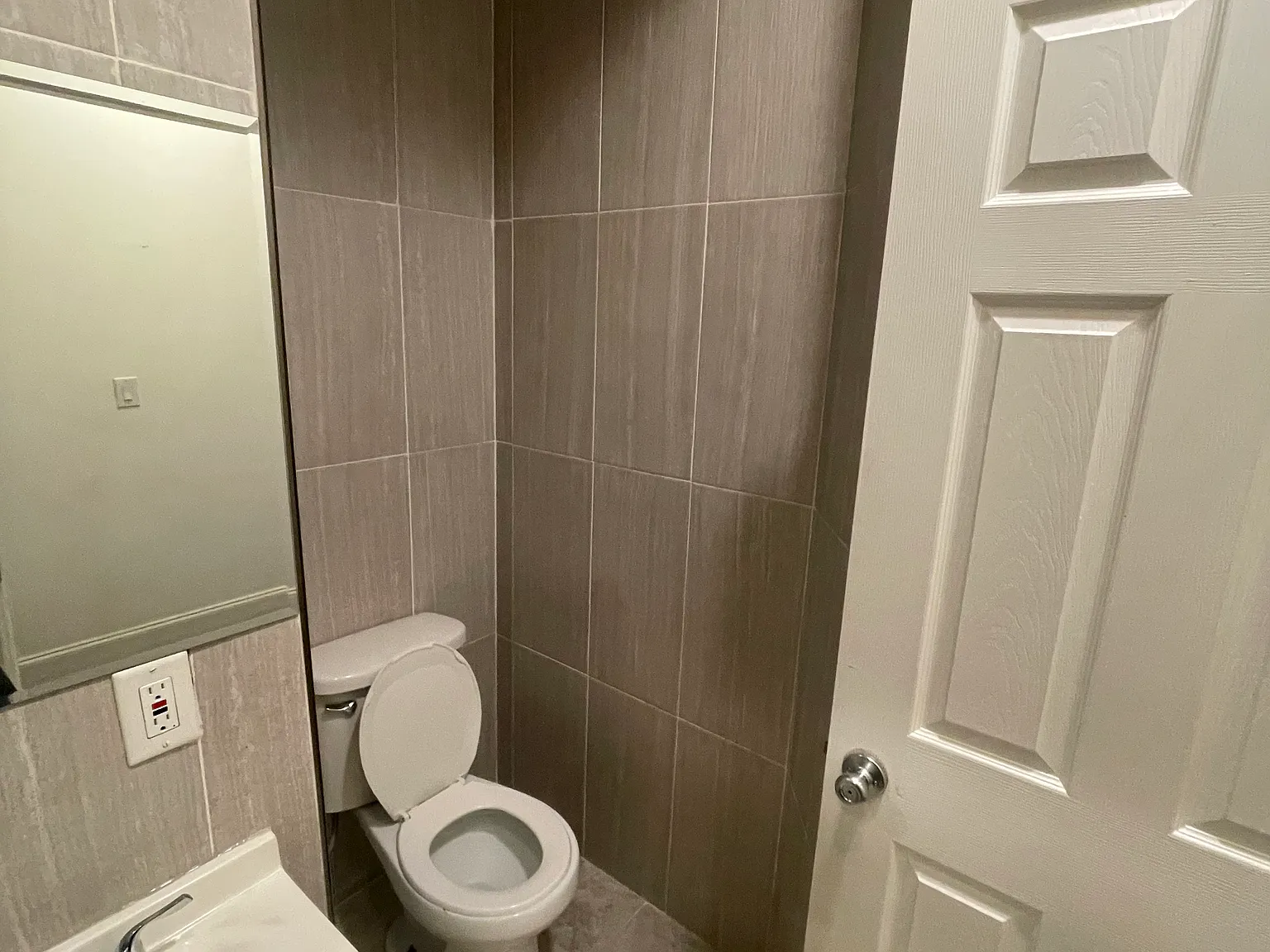 2 bed, 820 sqft, $1,400 — Photo 3