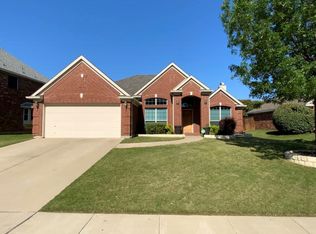 821 Mesquite Dr, Burleson, TX 76028