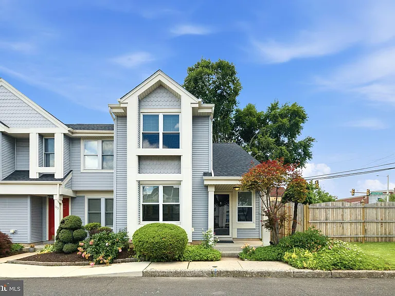108 Allison Ct — Photo 1
