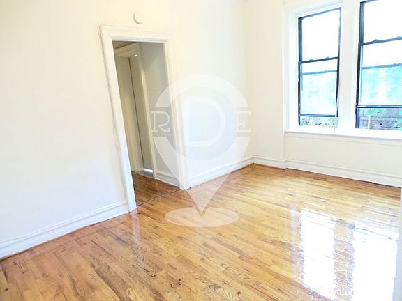 3rd image of 261 14th St APT 5A
