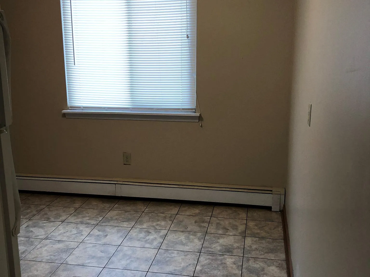3 bed, 1025 sqft, $1,100 — Photo 4