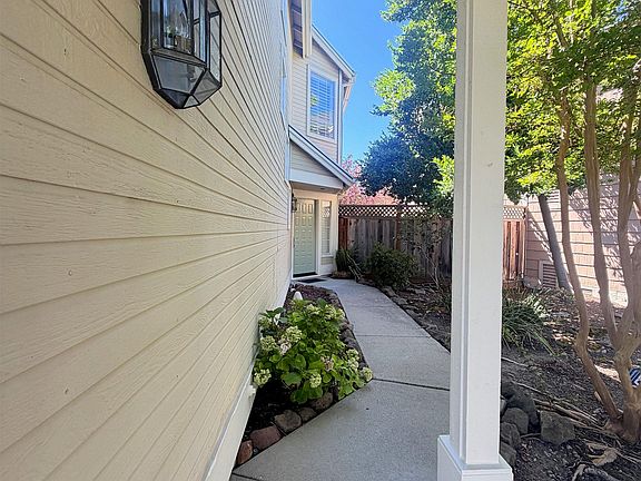 2nd image of 436 Orchard View Ave