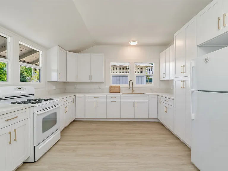 2567 Liliha St — Photo 4
