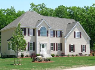 11 W Ledge Rd, Clinton, MA 01510