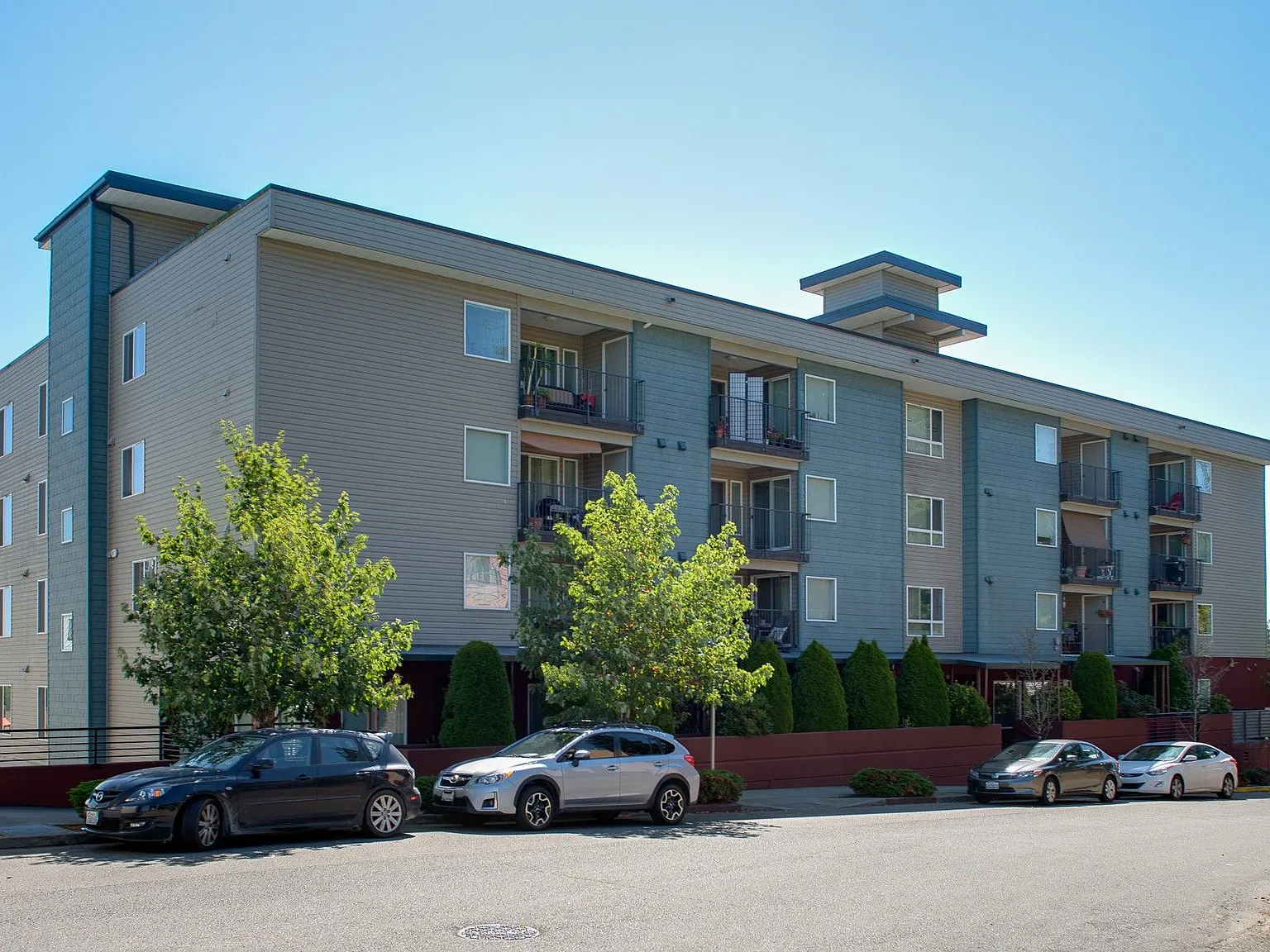 Rosemont Apartments — Photo 1