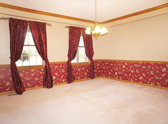 5th image of 214 Bradford Dr