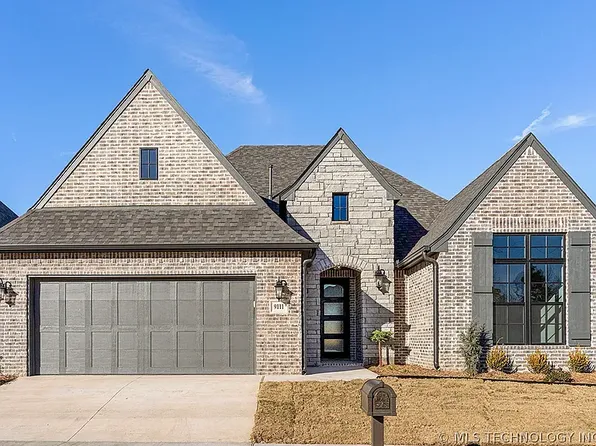 9111 E 62nd St S, Tulsa, OK 74133