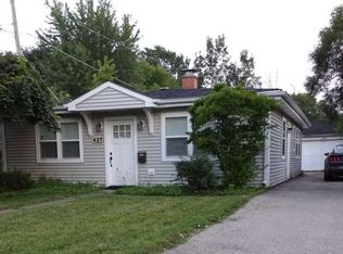 427 E Oak St, Mundelein, IL 60060