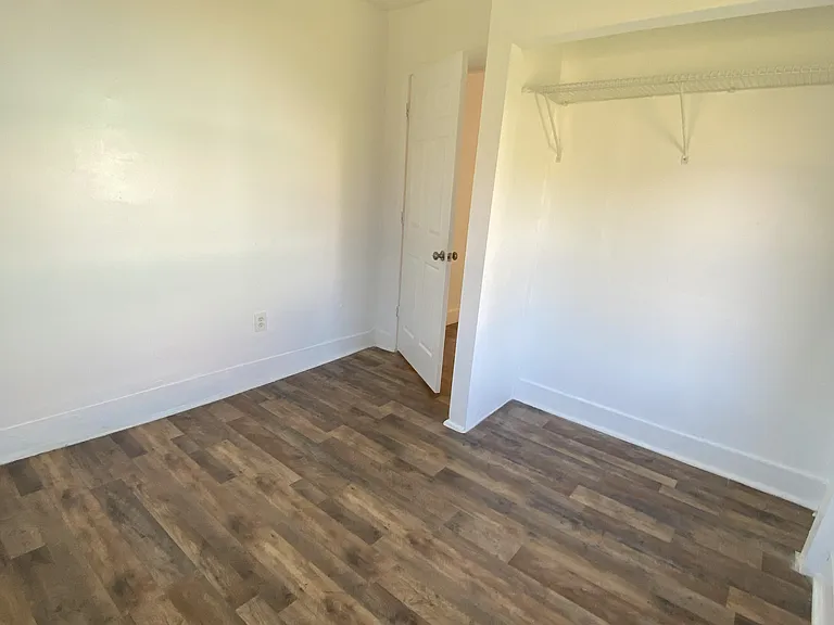 4144 Herring Ave — Photo 5