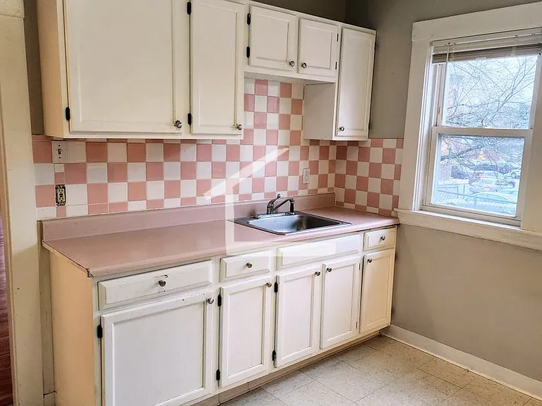 8 Woodside Ave #1 — Photo 25