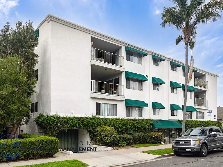 355 Coronado Ave. — Photo 17