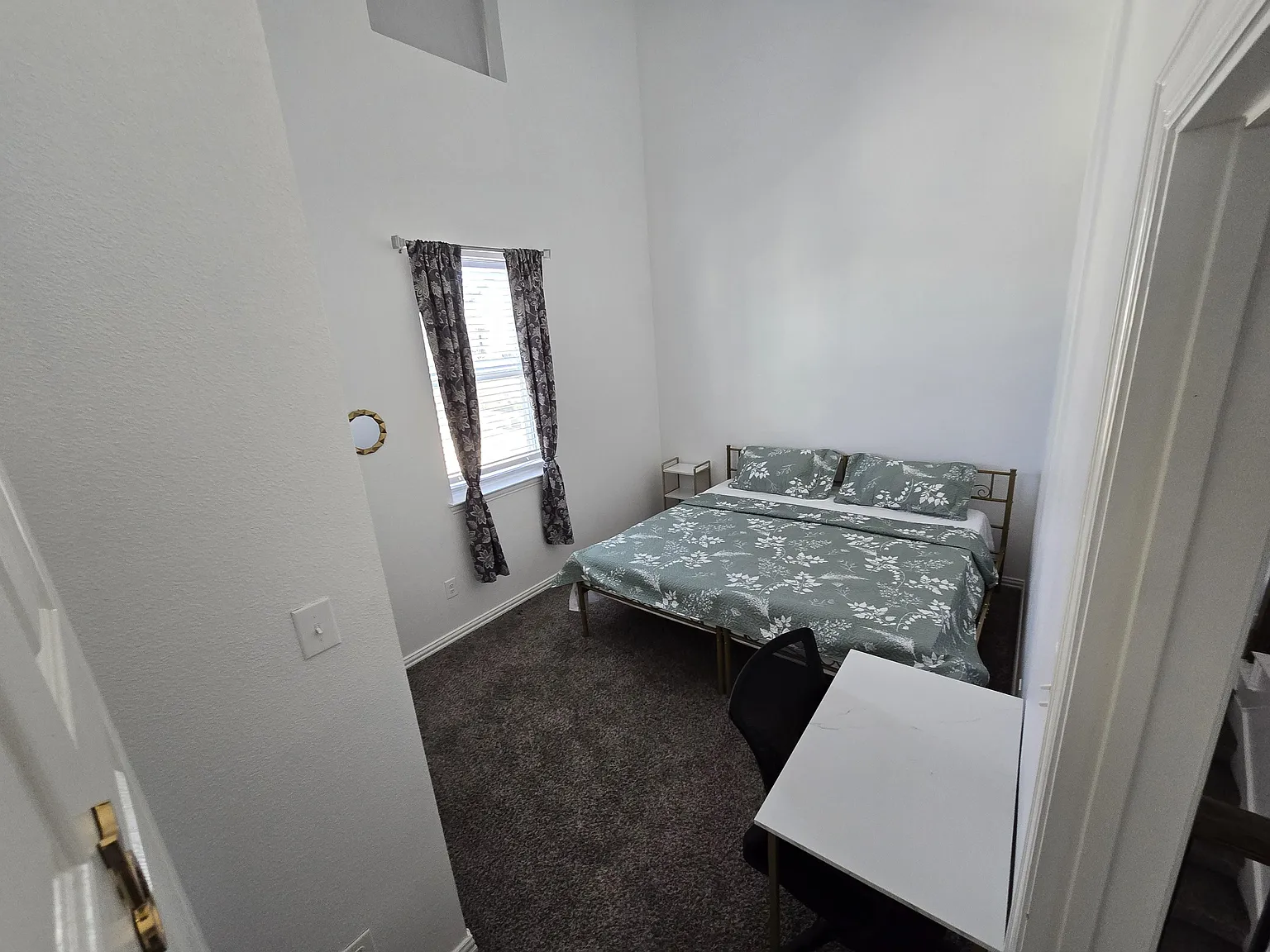 4 bed, 3.0 bath, 1950 sqft, $1,274 — Photo 4